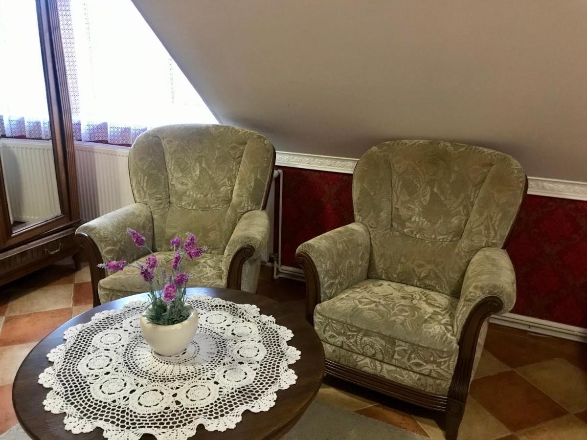 Dworek Biala Dama Nieborów Kültér fotó
