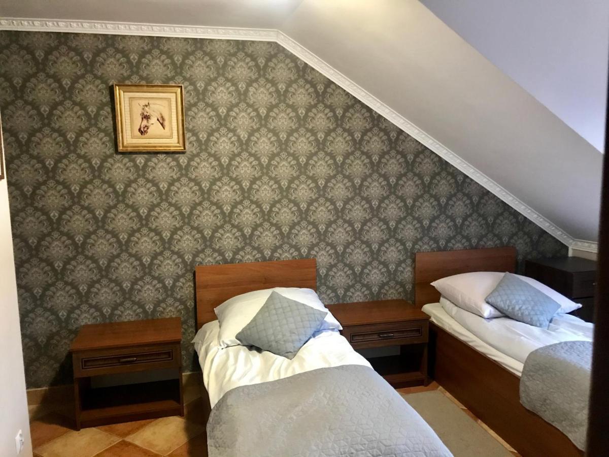 Dworek Biala Dama Nieborów Kültér fotó