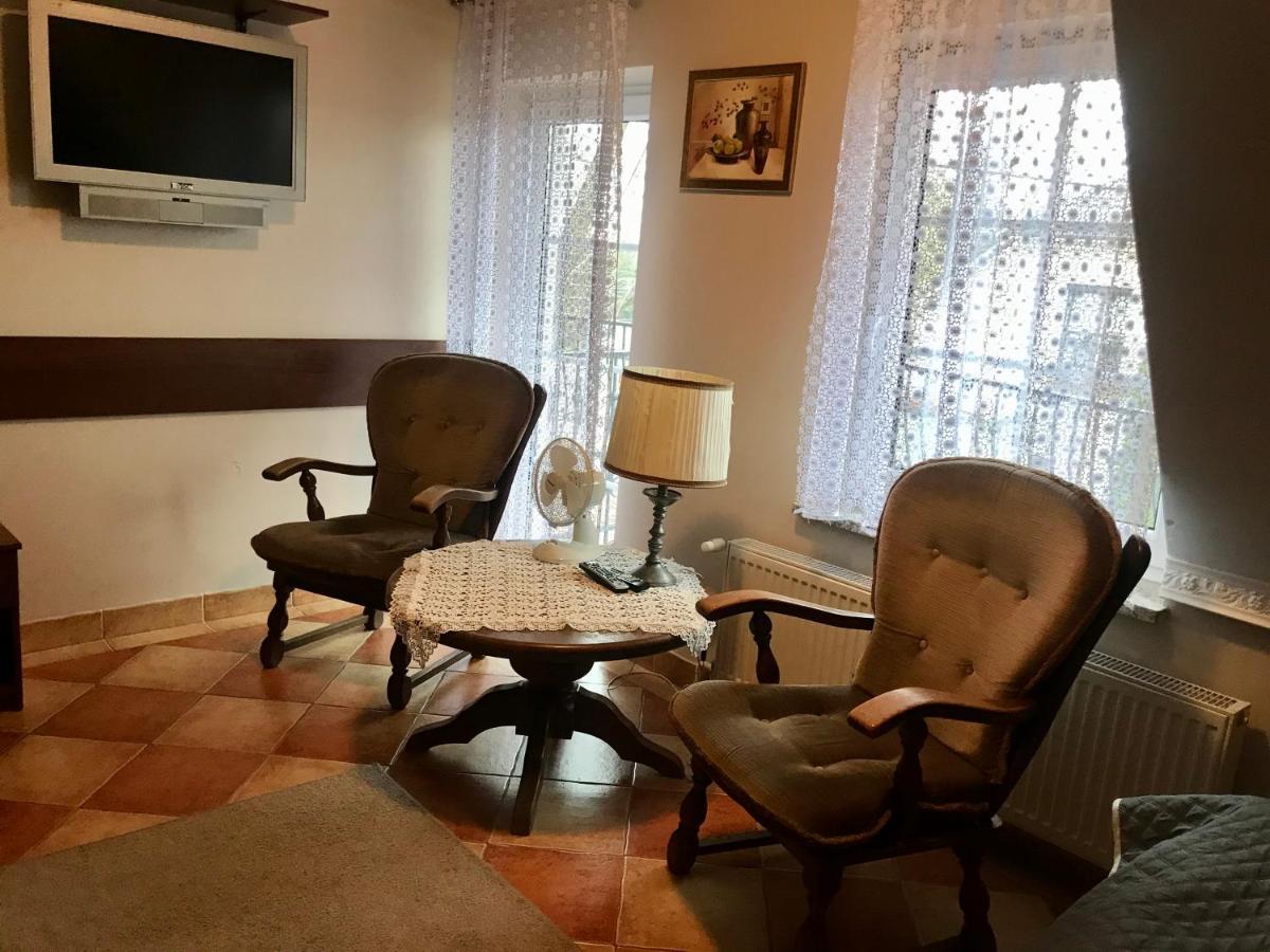 Dworek Biala Dama Nieborów Kültér fotó